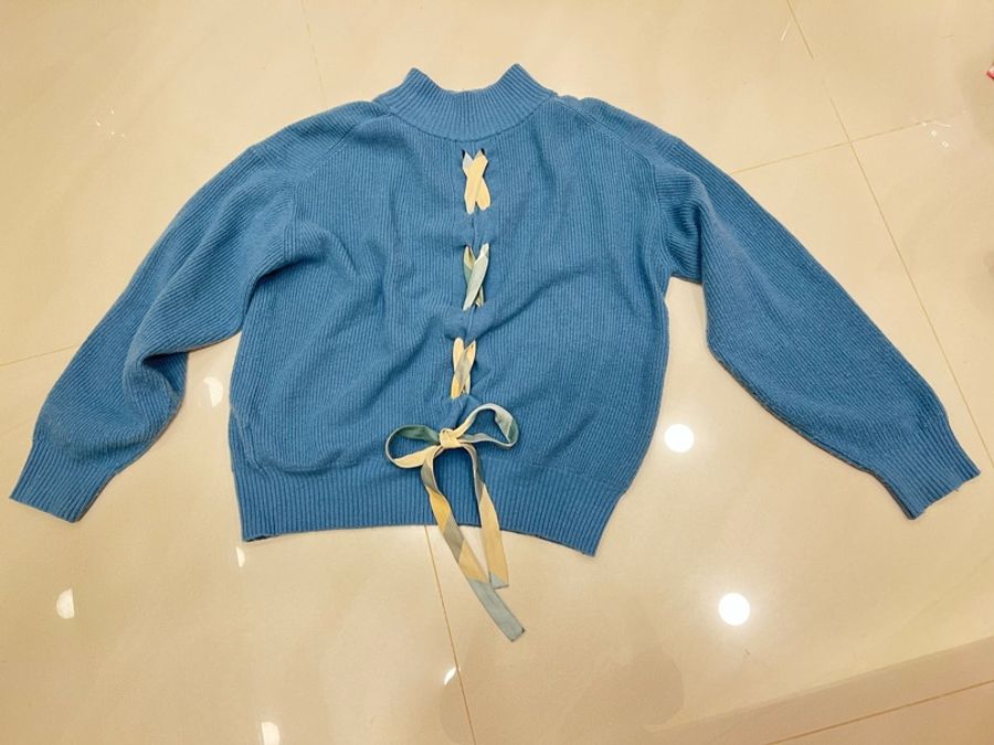 二手Burberry毛衣 尺寸38 蝴蝶結在背後-0
