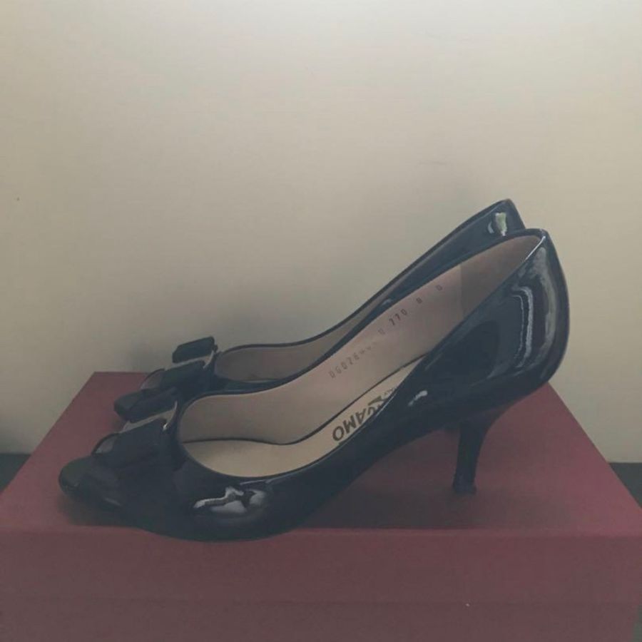 Salvatore Ferragamo 黑色經典蝴蝶結高跟鞋-7