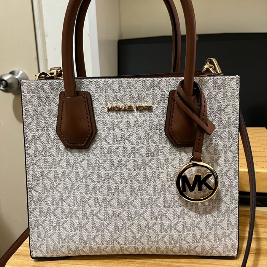 MK滿版老花托特包-0