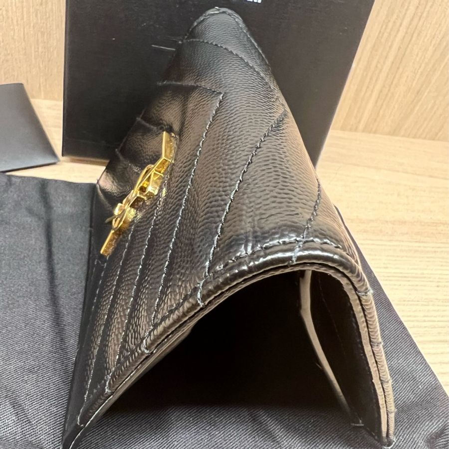 YSL 黑金魚子醬對開卡夾一字零錢包-2