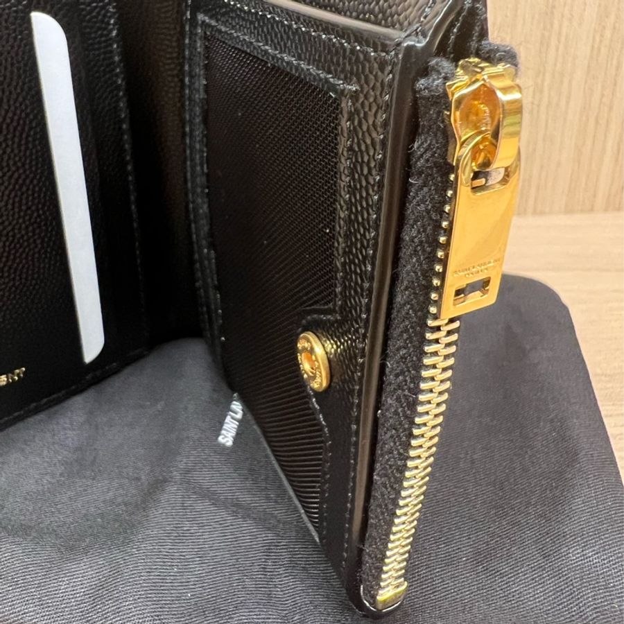 YSL 黑金魚子醬對開卡夾一字零錢包-7