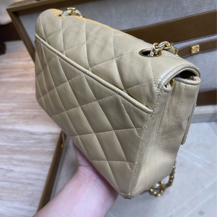 出清‼️CHANEL vintage coco金釦奶茶色菱格口蓋包-8