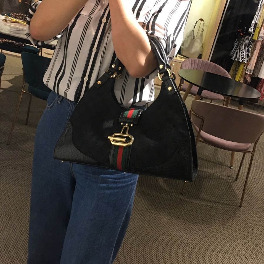Gucci 黑色半月包-6
