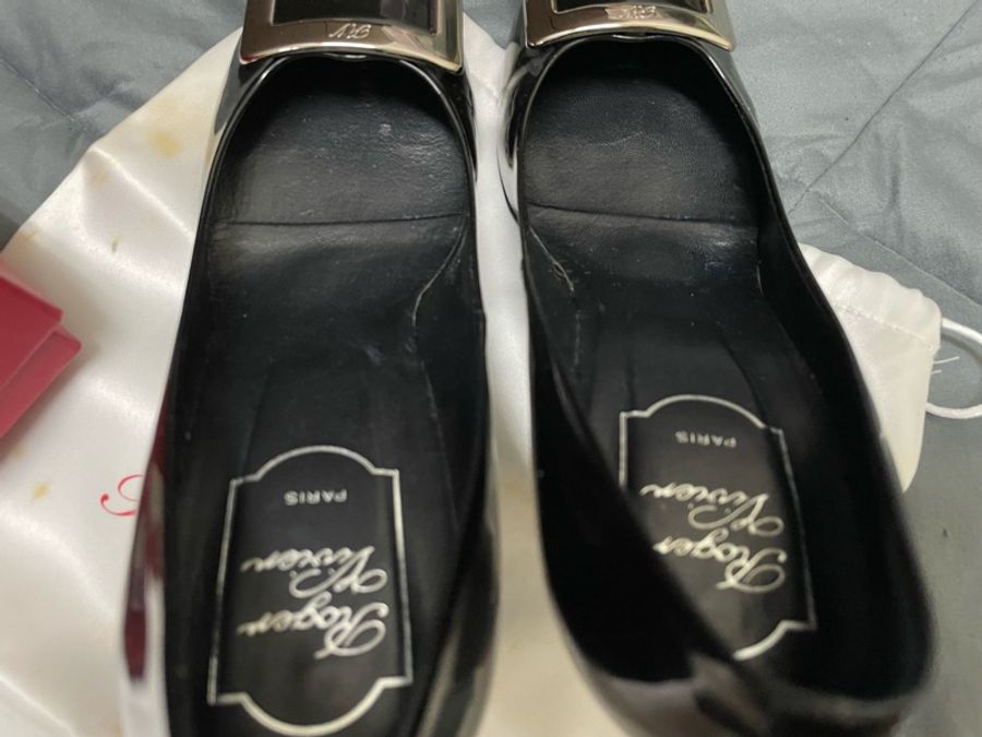 Roger vivier Belle de nuit 經典方釦黑色漆皮高跟鞋-4