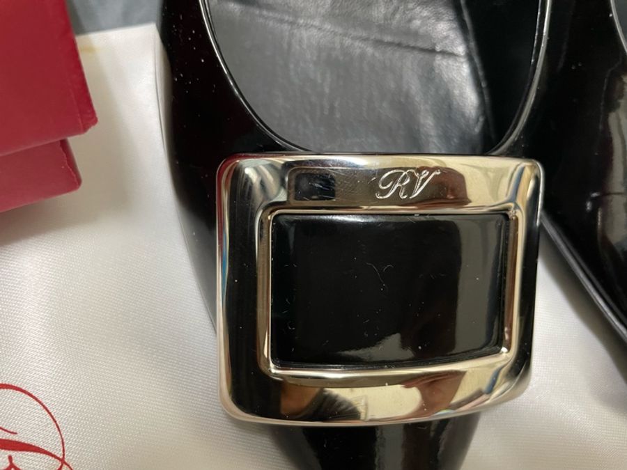 Roger vivier Belle de nuit 經典方釦黑色漆皮高跟鞋-5