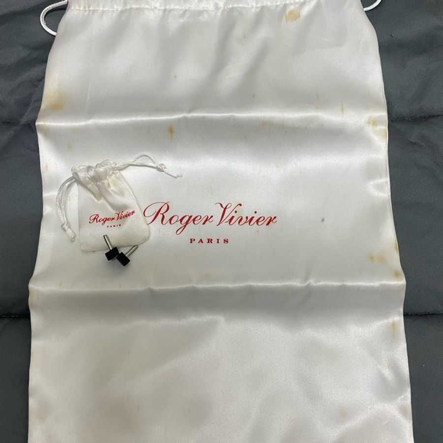 Roger vivier Belle de nuit 經典方釦黑色漆皮高跟鞋-15