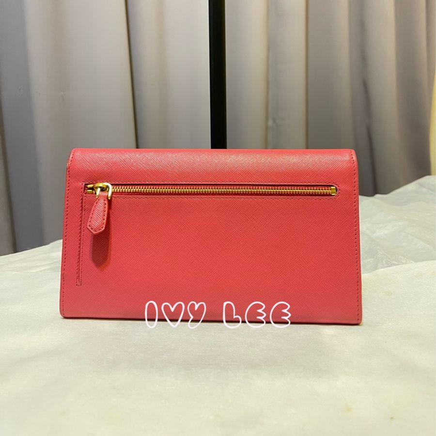 PRADA 仙氣桃紅色長夾 皮件 手拿包 金扣子掀蓋 皮包 錢包 1M1311 二手精品-1