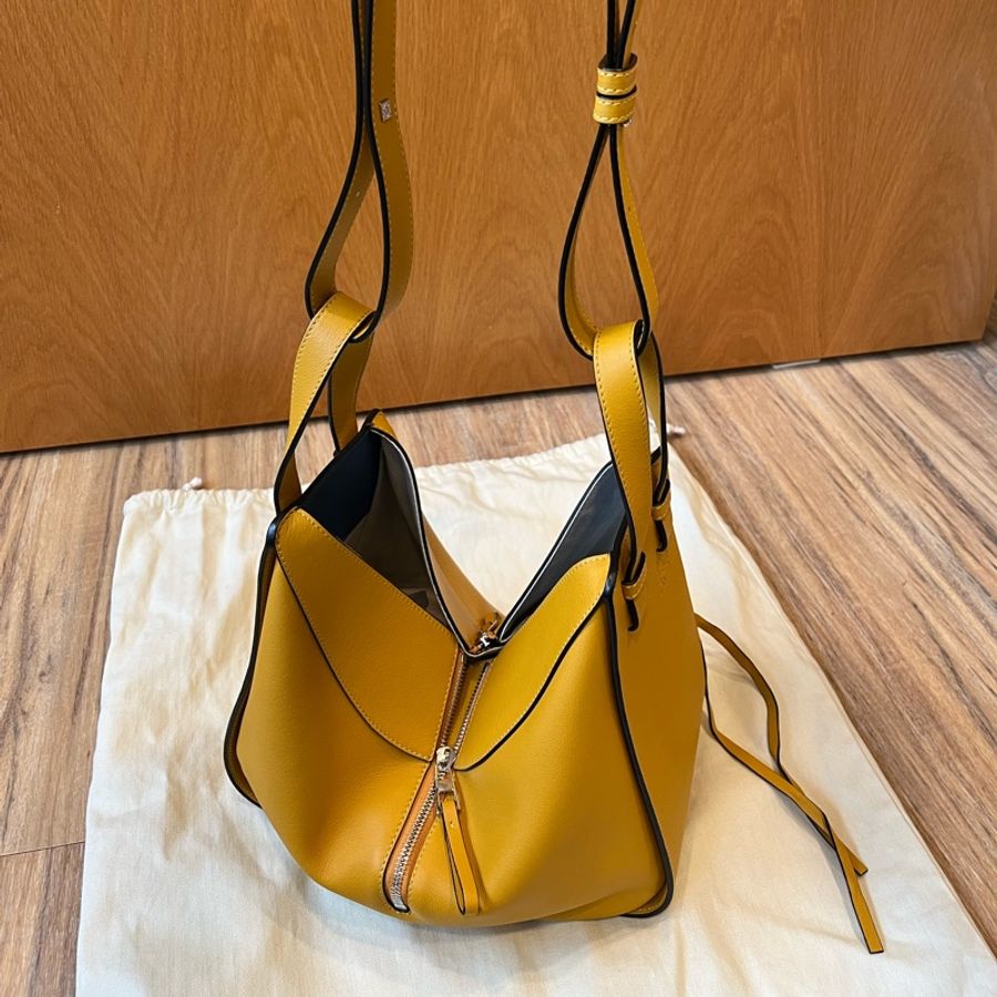 Loewe Hammock small 芒果黃 小號吊床包-1