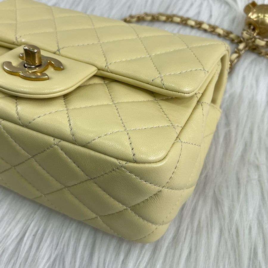 Chanel AS1786 小雞黃 奶油黃小羊皮金球方胖子Coco 17-7