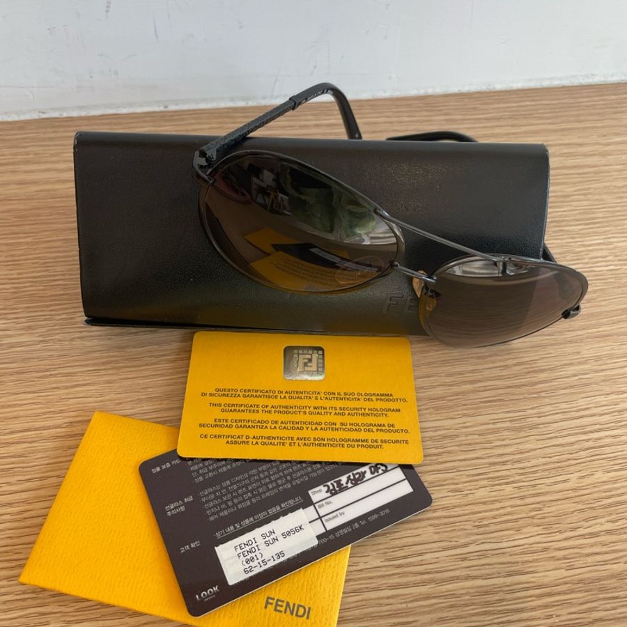 FENDI 黑色飛行款墨鏡-0