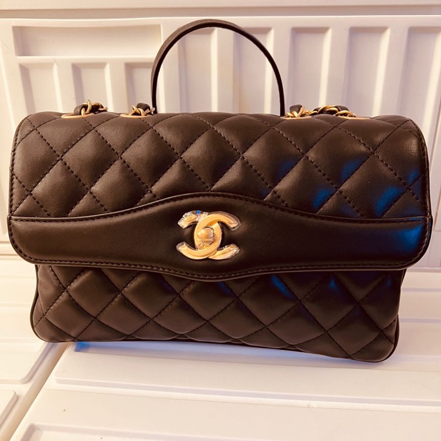 Chanel全新閒置小羊皮黛妃風琴包-0