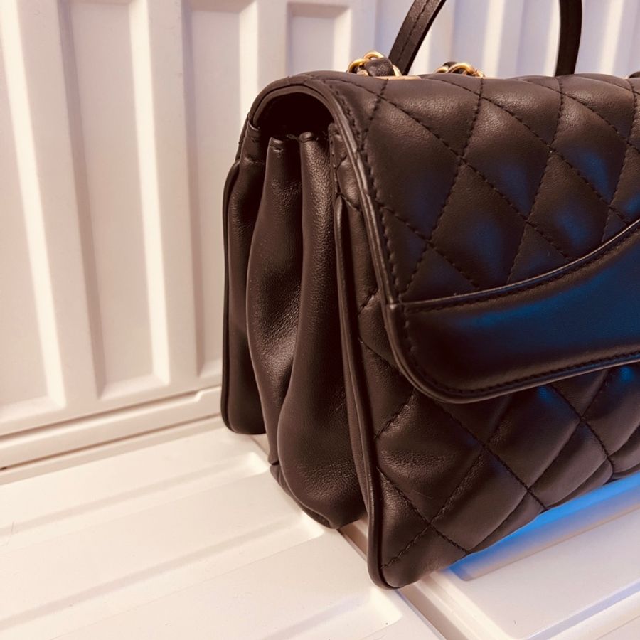 Chanel全新閒置小羊皮黛妃風琴包-2