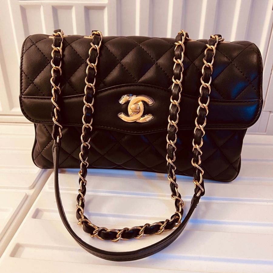 Chanel全新閒置小羊皮黛妃風琴包-3