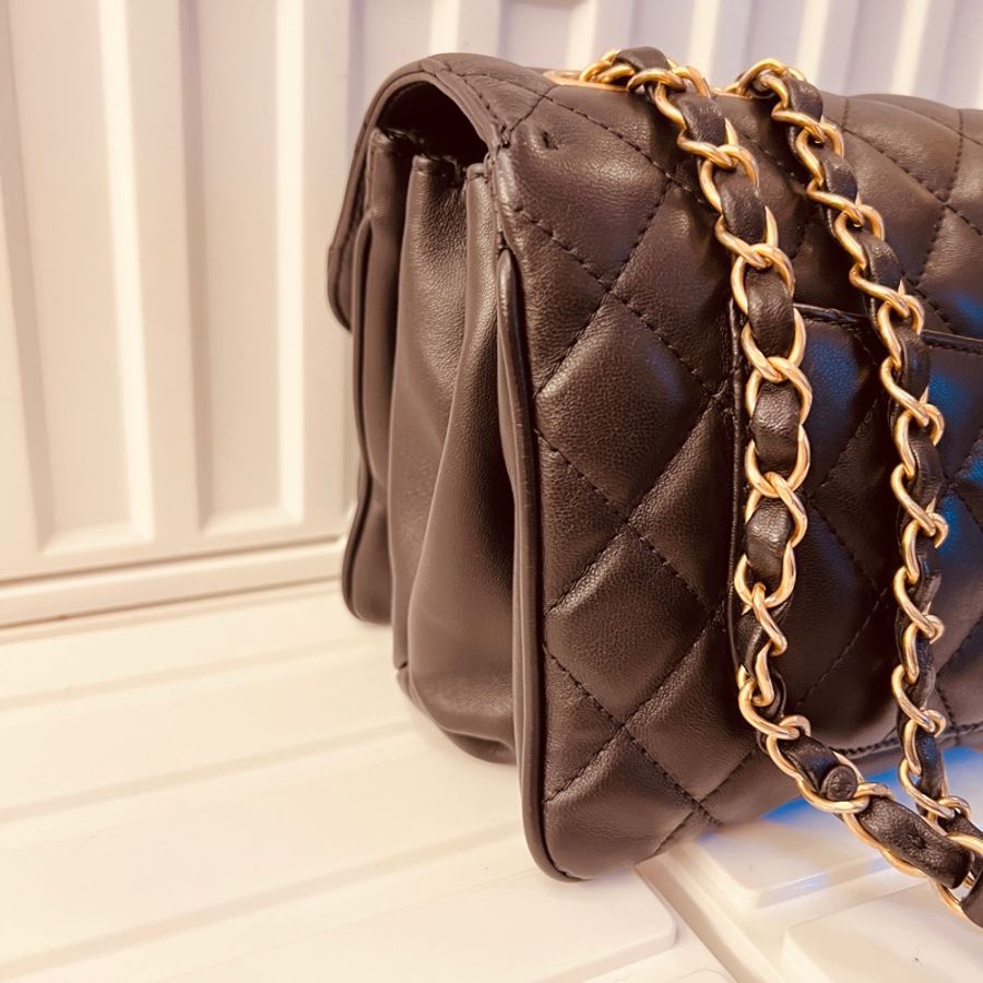 Chanel全新閒置小羊皮黛妃風琴包-6