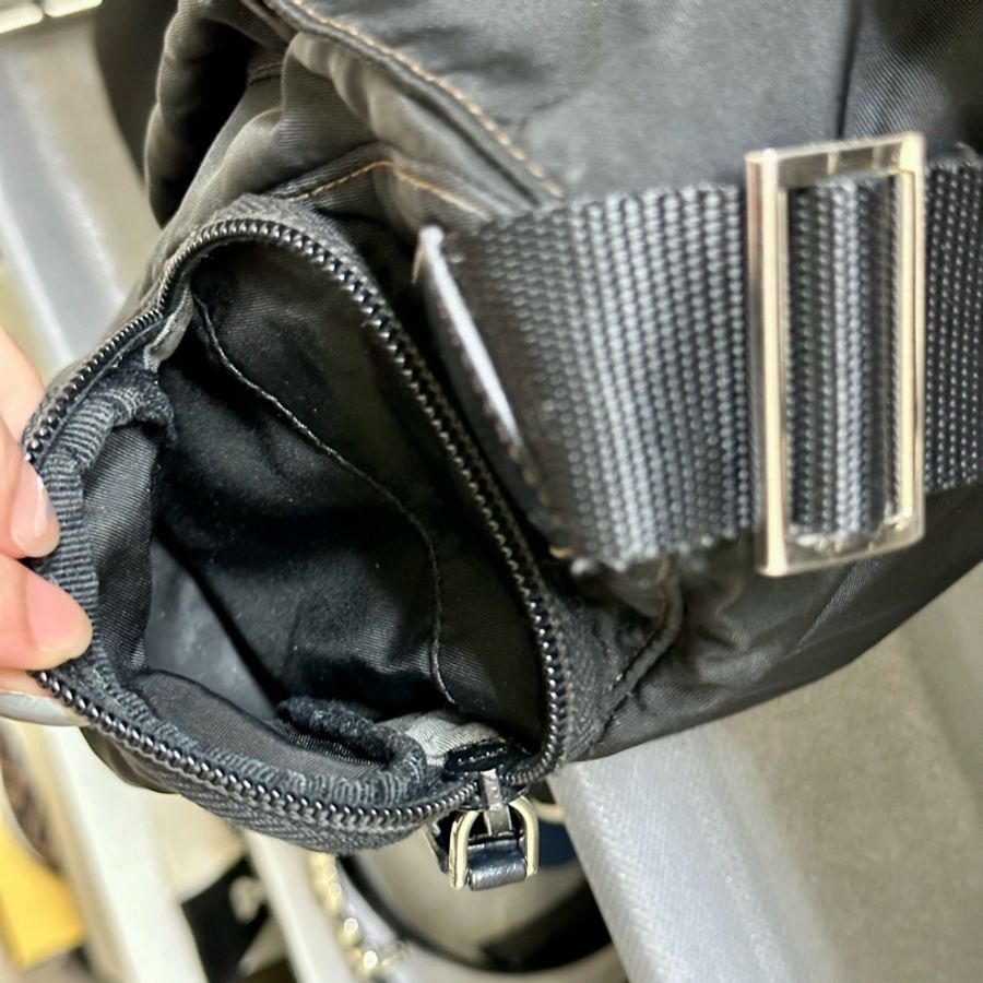 #Prada #尼龍 #郵差包 ❗️大降價❗️#率性 #帥氣 ☑️男生可以背 ☑️女生可以背 ☑️已送鑑定-13