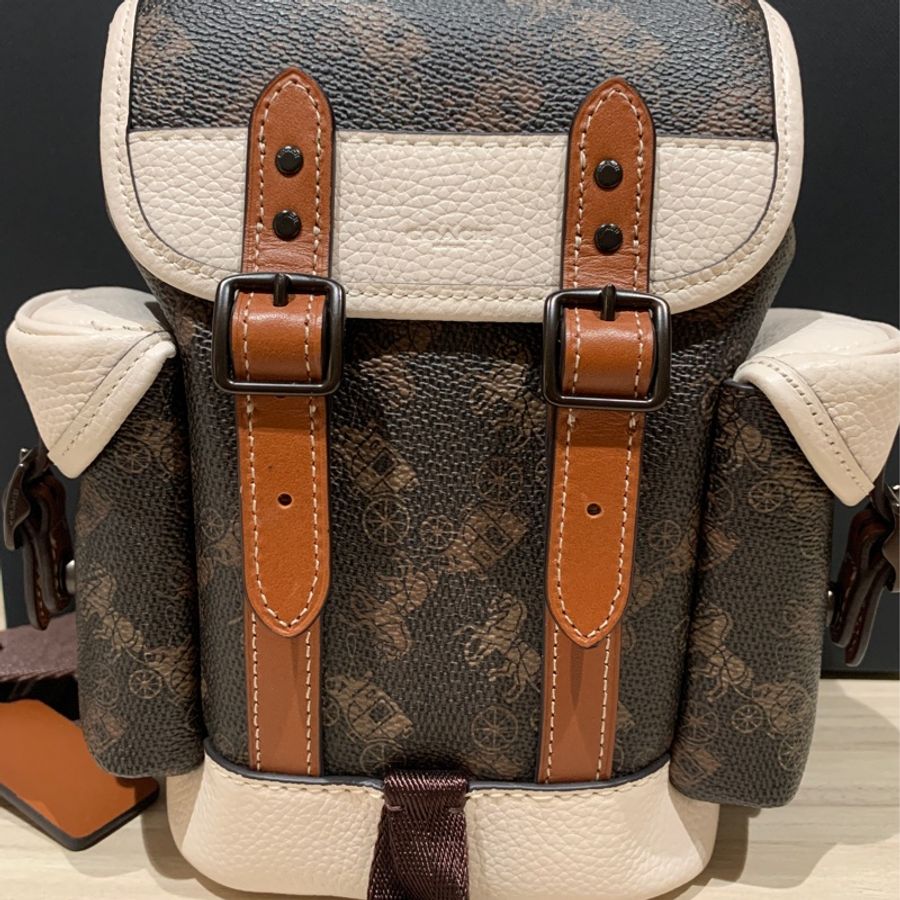 coach hitch 13系列 側背包 後背包 男生 馬車 專櫃款 含運費-1