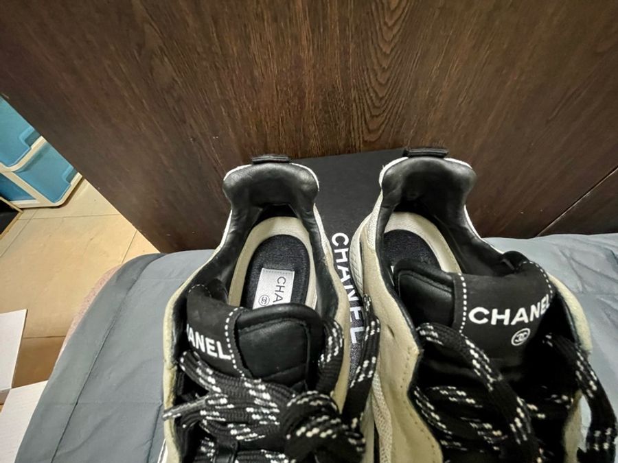 chanel 麂皮拼接黑白運動休閒球鞋 熊貓鞋-10