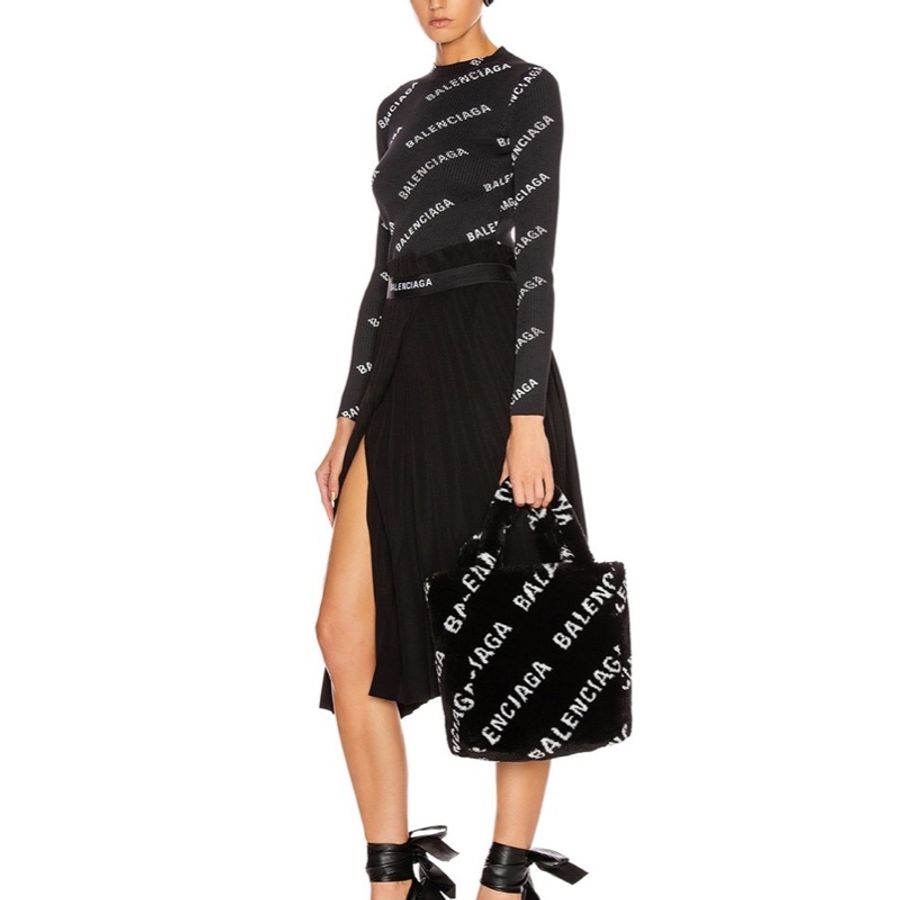 Balenciaga 黑色logo毛毛包-2