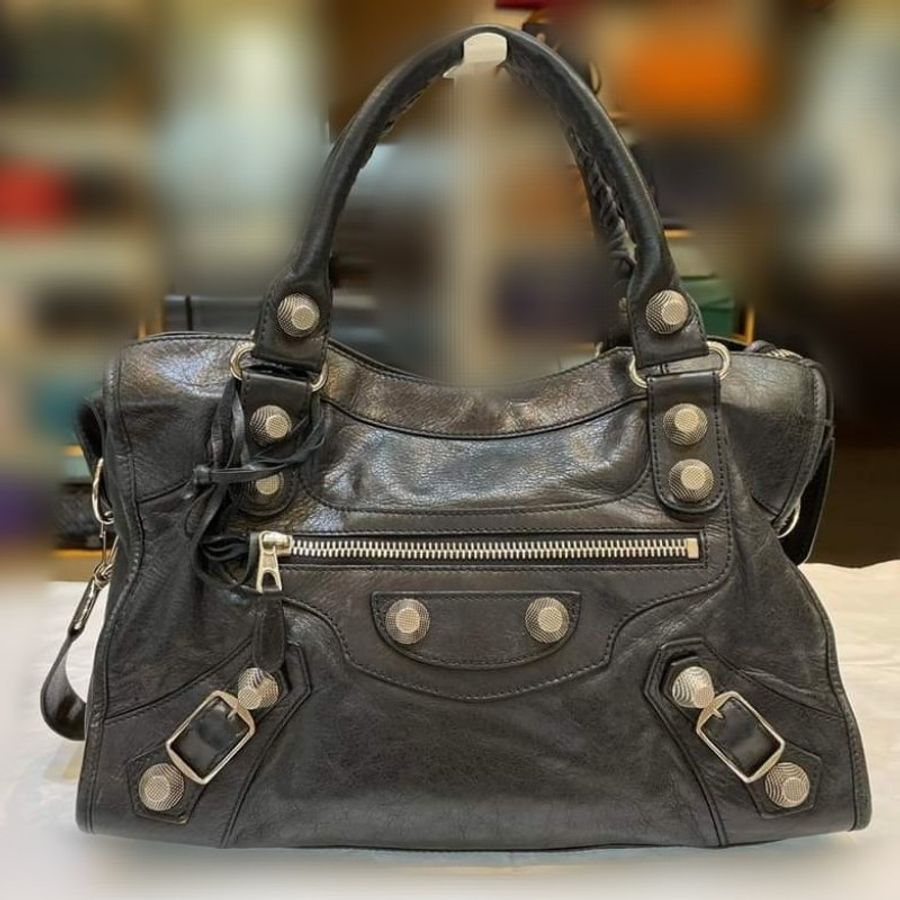 BALENCIAGA,PARIS羊皮大鉚釘銀釦機車包Giant City/黑色_歐美女星鍾愛款-0