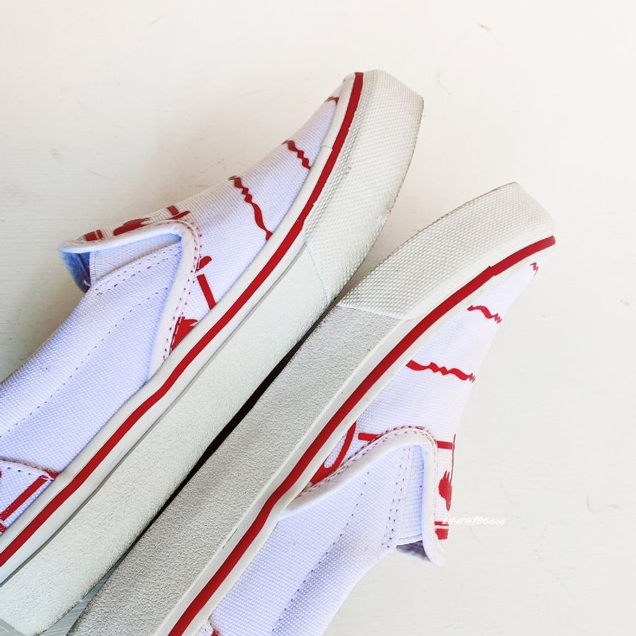 二手美國連鎖漢堡品牌IN-N-OUT slip on 休閒鞋 KIDS SIZE 5-2
