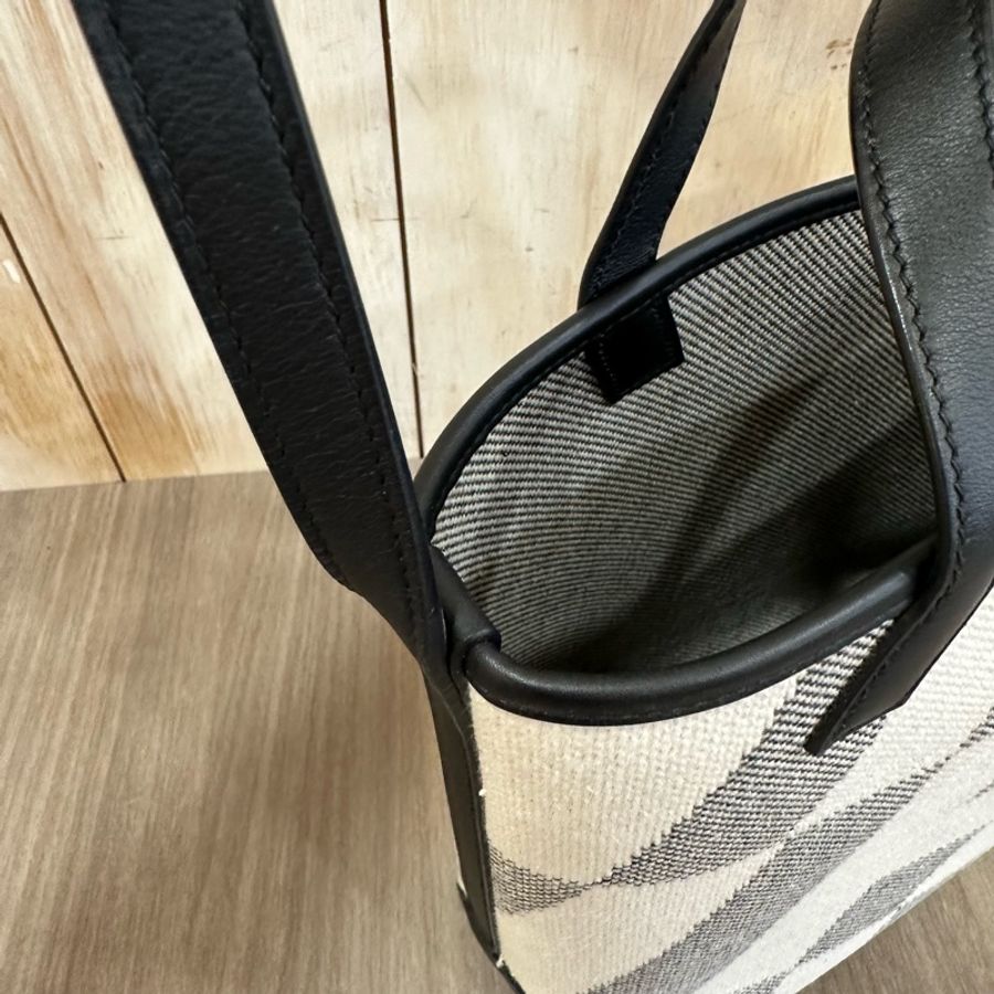 Hermes 黑白配色Cabas H En Biais 27新款H手提肩背兩用包 Z刻-32