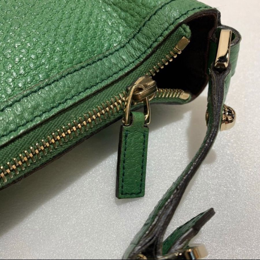 真品/正品 Gucci 皮革彎月包/側背包-2