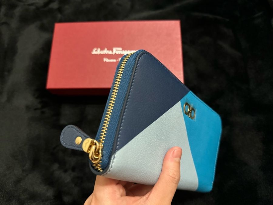 Salvatore Ferragamo 深淺藍拼接 8卡 長假-4