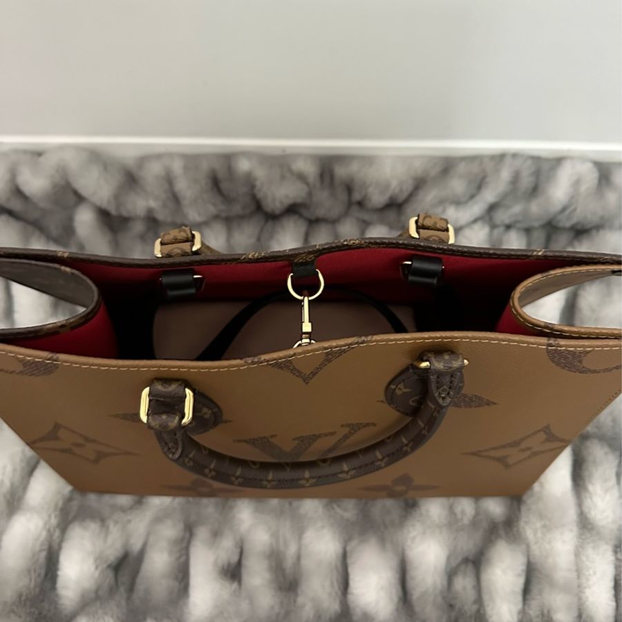 Louis Vuitton onthego mm-6