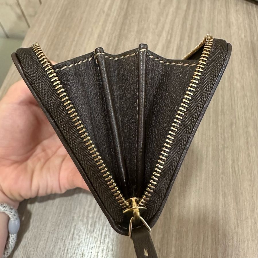 Gucci 老花帆布拼咖啡皮革拉鏈零錢卡包-21