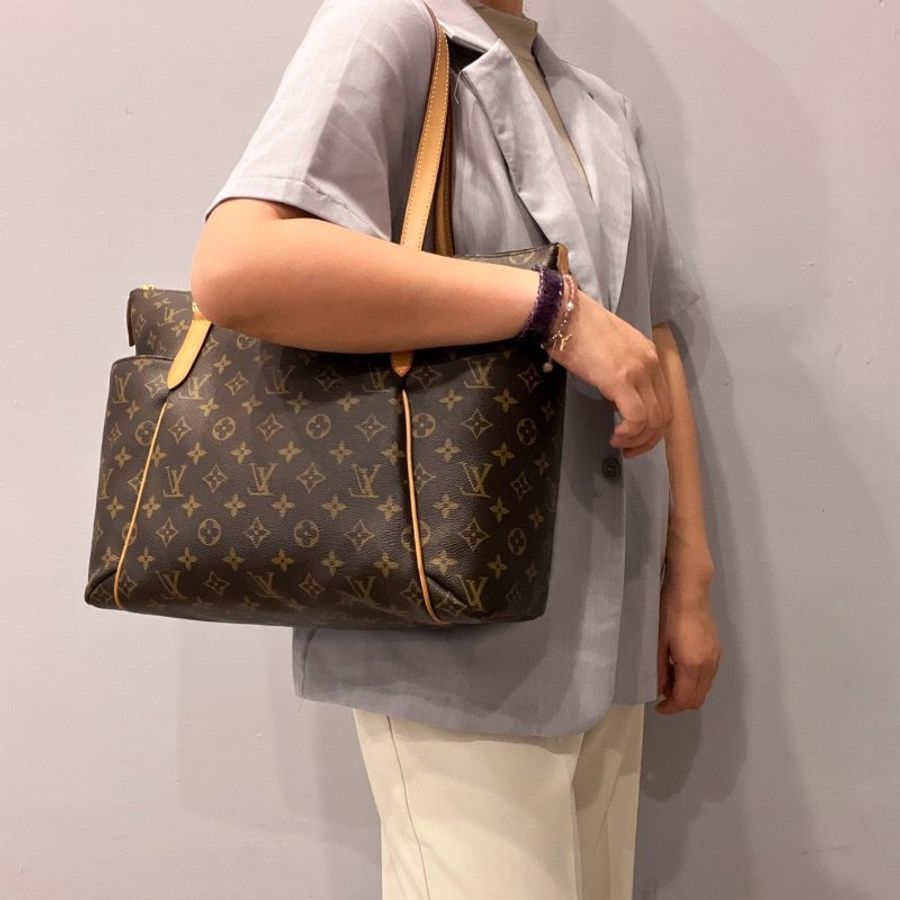 Louis Vuitton LV 老花字紋 中款 口袋天心包/側肩包/購物包-12