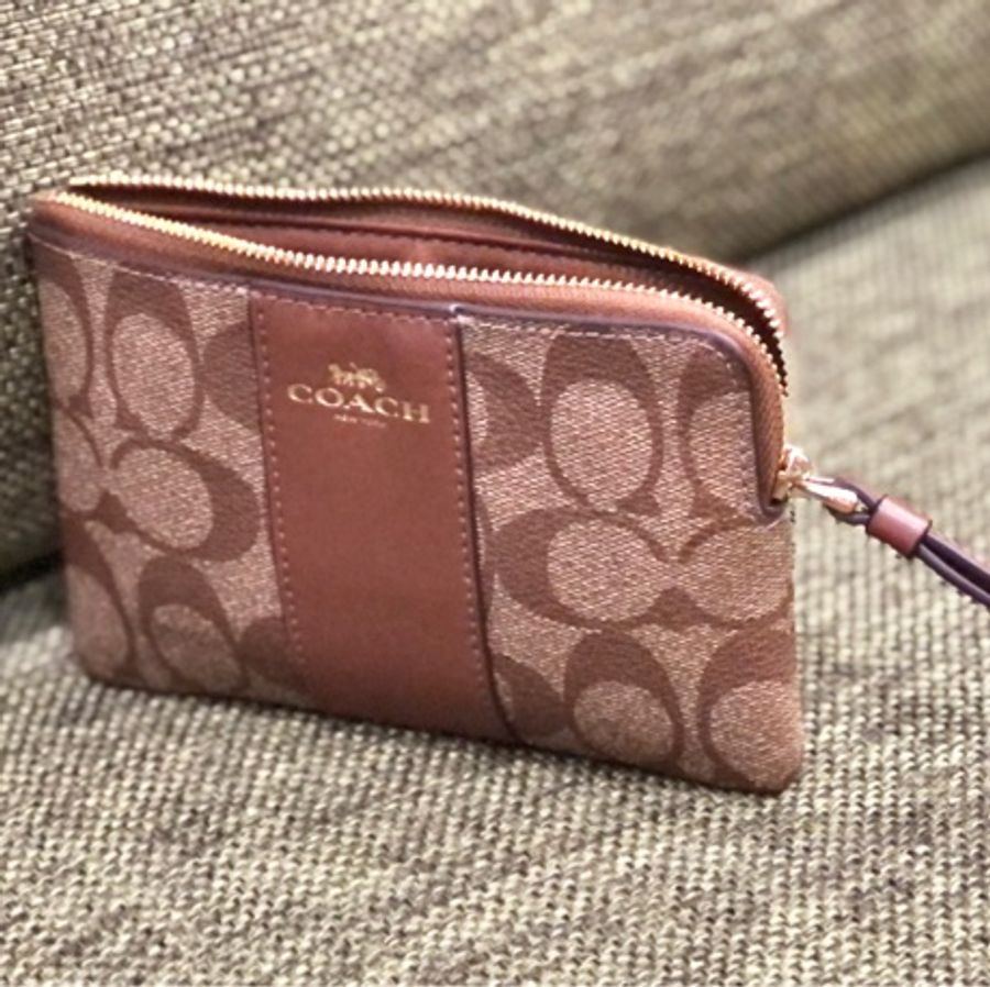 「豐饒時尚-美拉德風格Coach L型拉鍊皮夾」-1