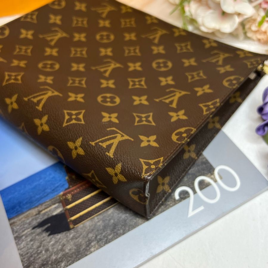 (保留中)Louis Vuitton 化妝包 洗漱包 盥洗包 26cm《已改造可斜背》-14