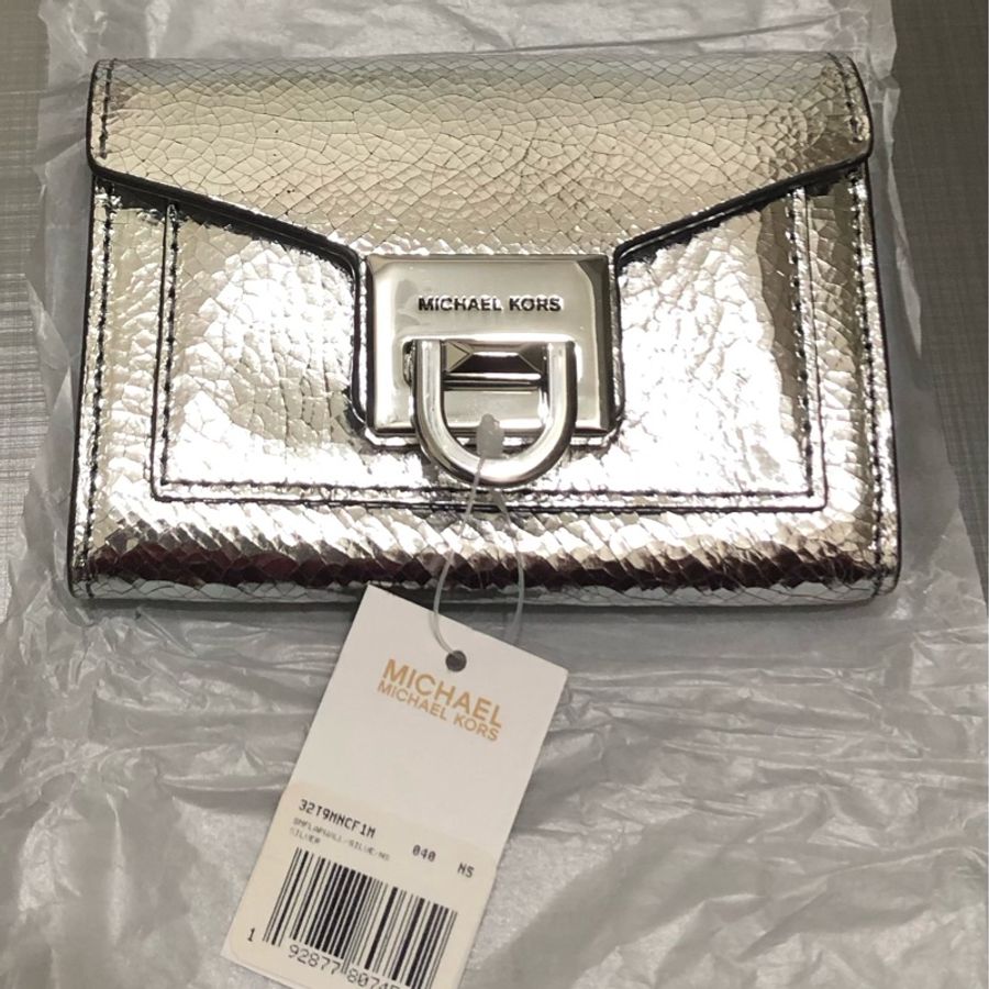 Michael Kors MK 小廢包錢包 皮革 翻蓋錢包 銀色 金屬銀 旋鈕旋轉扣 名片包 零錢包 小包 手拿包 短夾-11