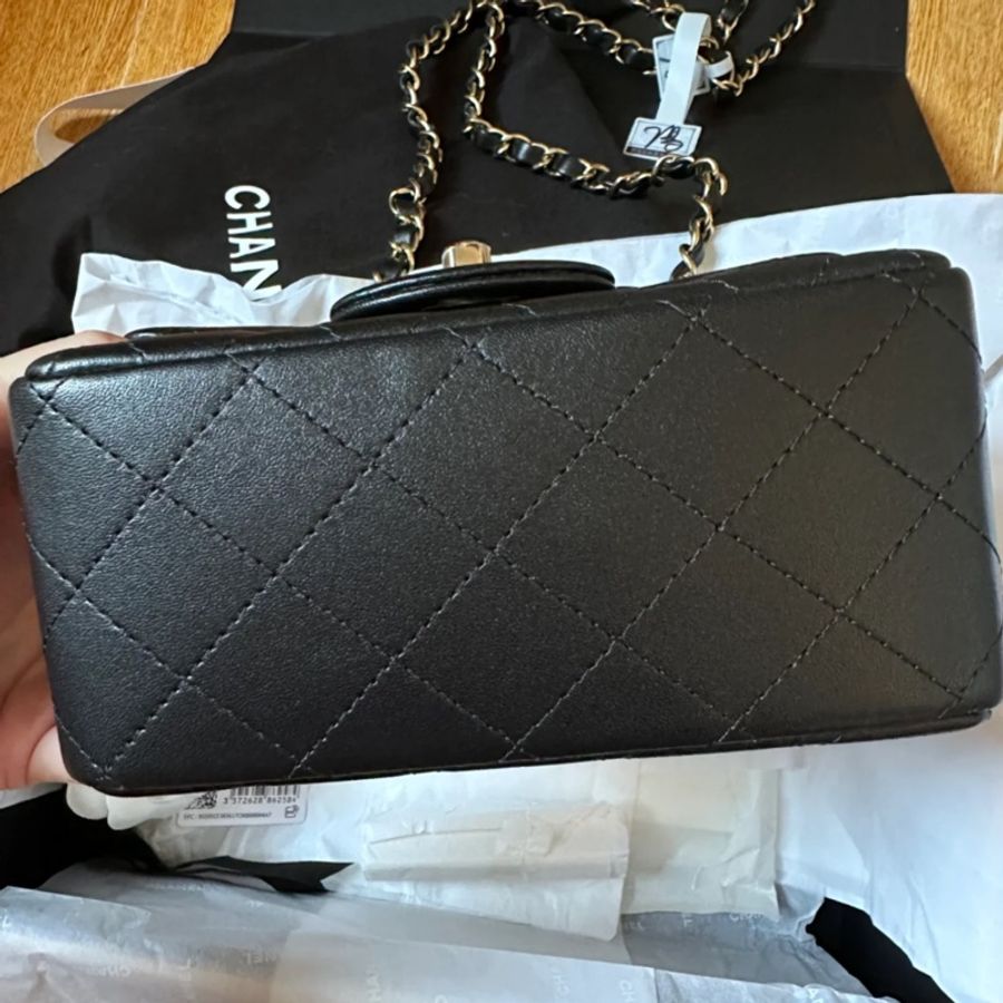 暫無現貨 Chanel Classic Flap 17cm 黑金方胖子-5