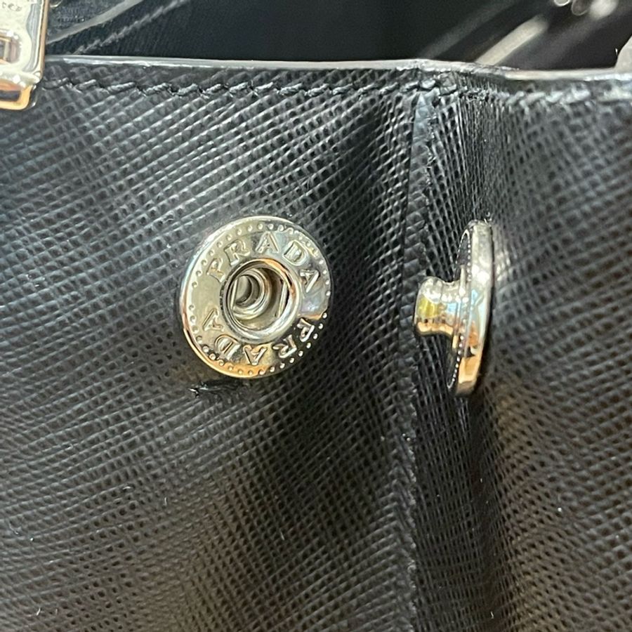 近新真品🏅️Prada限定款 稀有內裏全皮X防刮牛皮白色滾邊❤️市面稀少全牛皮美品-17