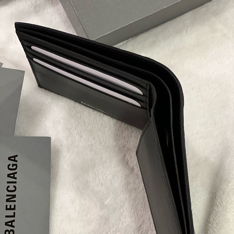 Balenciaga 巴黎世家 BB Monogram 壓花雙折錢包-7
