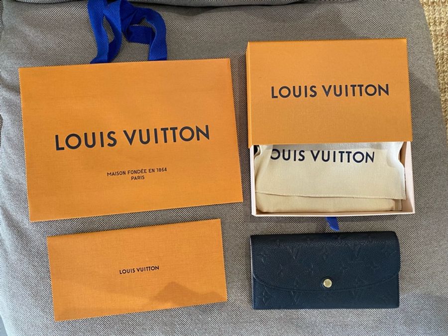 LV M62369 EMILIE 經典花紋全皮革壓紋扣式 長夾 百分百正品 .黑-8