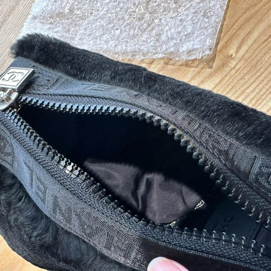 Chanel Vintage Sport 運動系列 - 黑色兔毛圓筒腋下包-8