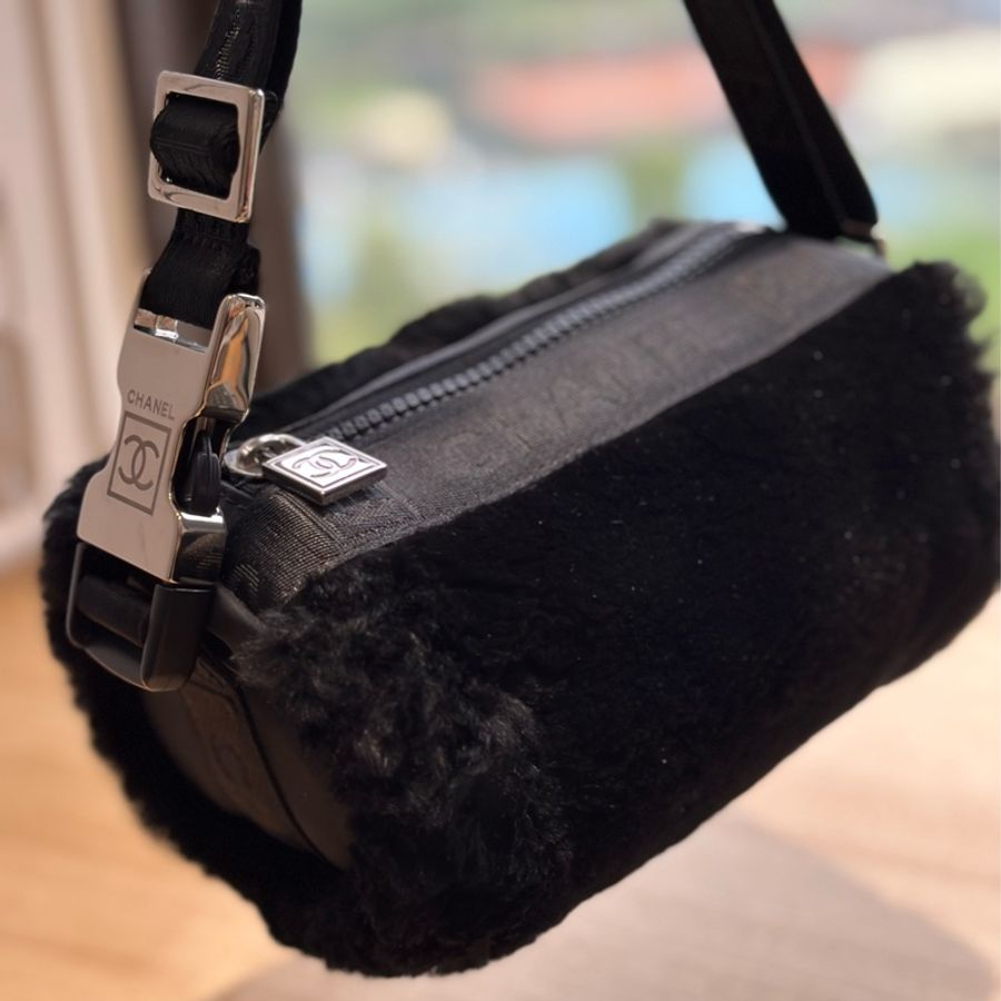 Chanel Vintage Sport 運動系列 - 黑色兔毛圓筒腋下包-2