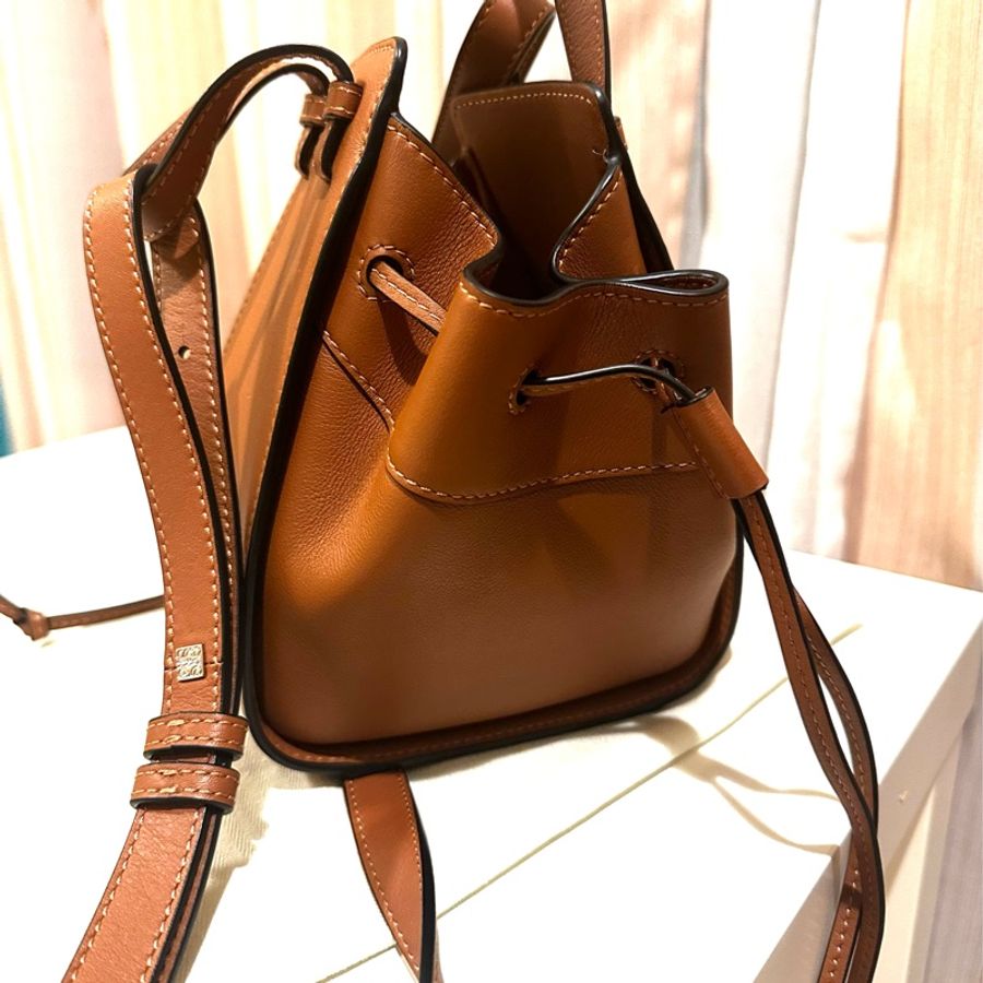 LOEWE 羅威Mini Hammock小牛皮手提/斜背吊床包-15