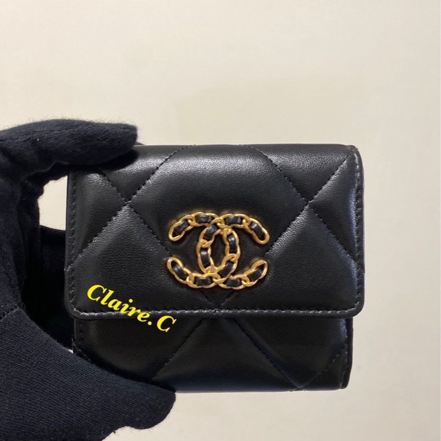 全新Chanel19黑金羊皮三折短夾-0