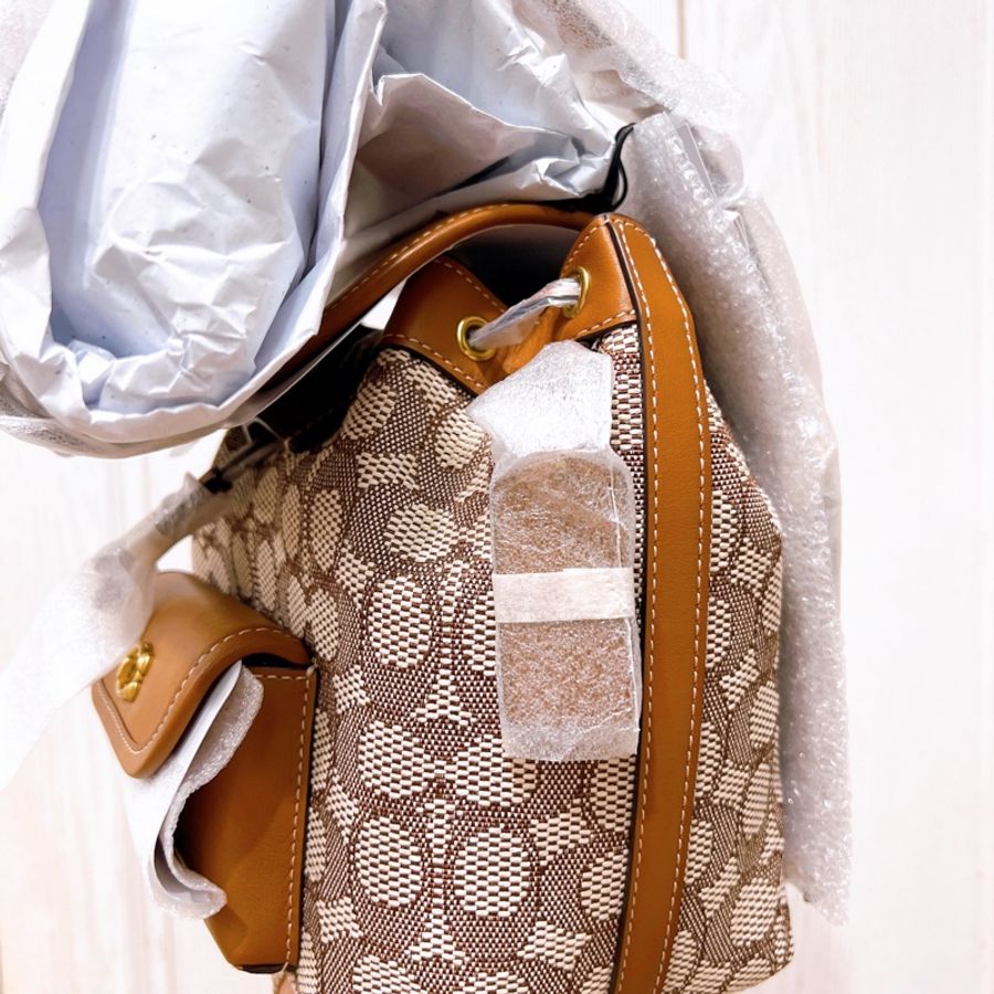 特價‼️Coach RIYA 21 經典 SIGNATURE 緹花面料後背包-5