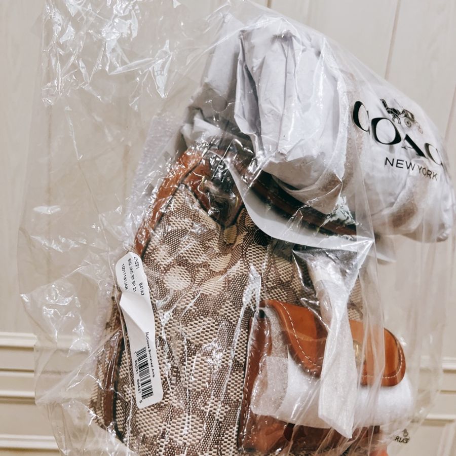 特價‼️Coach RIYA 21 經典 SIGNATURE 緹花面料後背包-8
