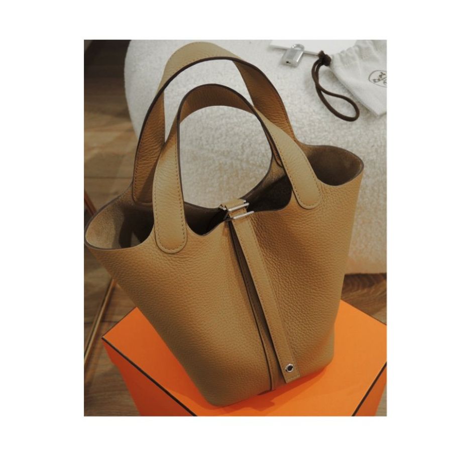 【台灣現貨】愛馬仕 Hermes Picotin Lock 18 菜籃子 餅乾色銀扣 手提包-1