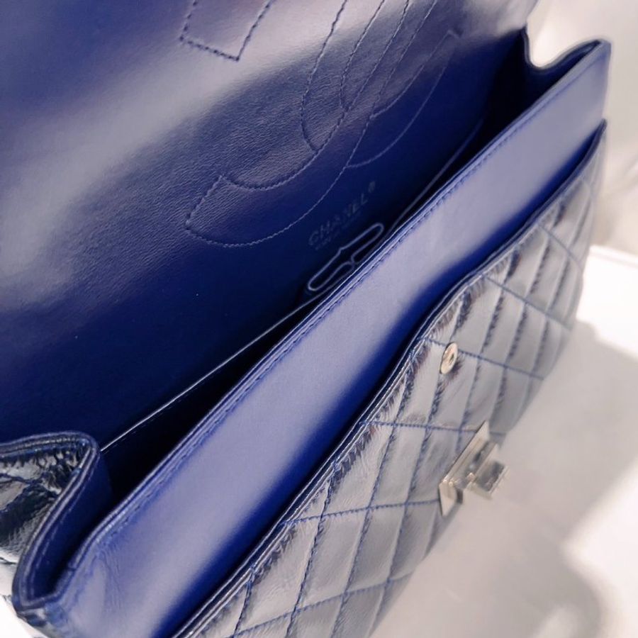 CHANEL 2.55 復刻版 揉亮牛皮銀鏈 深藍色//極新美品-3