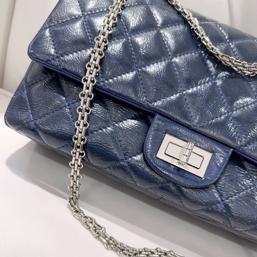 CHANEL 2.55 復刻版 揉亮牛皮銀鏈 深藍色//極新美品-7