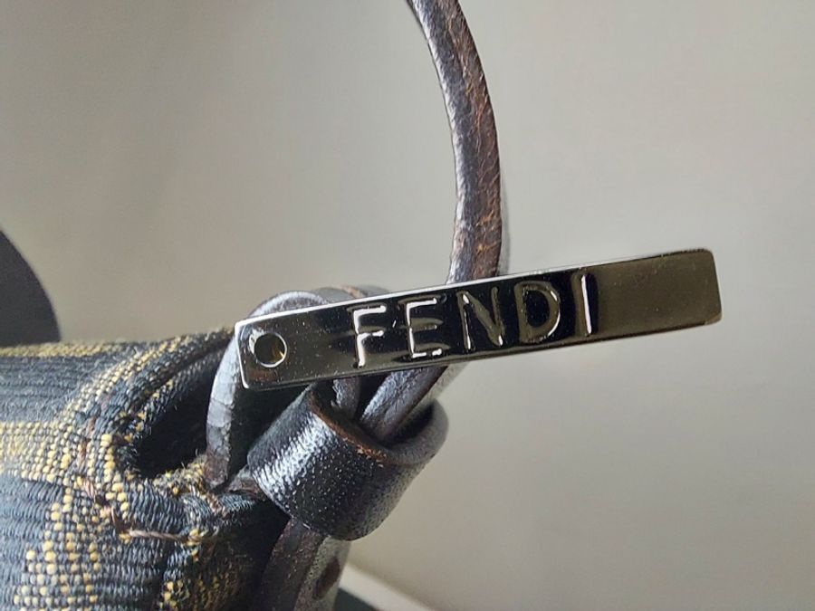 Fendi 雙蓋黑扣法棍(已售)-2