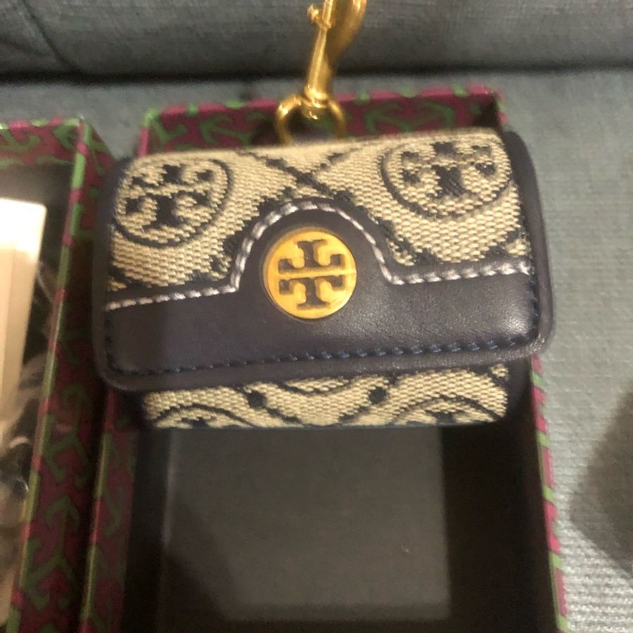 🎁附盒🉑️送禮🧚🏻♀️Tory burch 老花耳機🎧的家🏠專櫃款T Monogram緹花AirPods Pro耳機包/耳機套(深藍)l-3