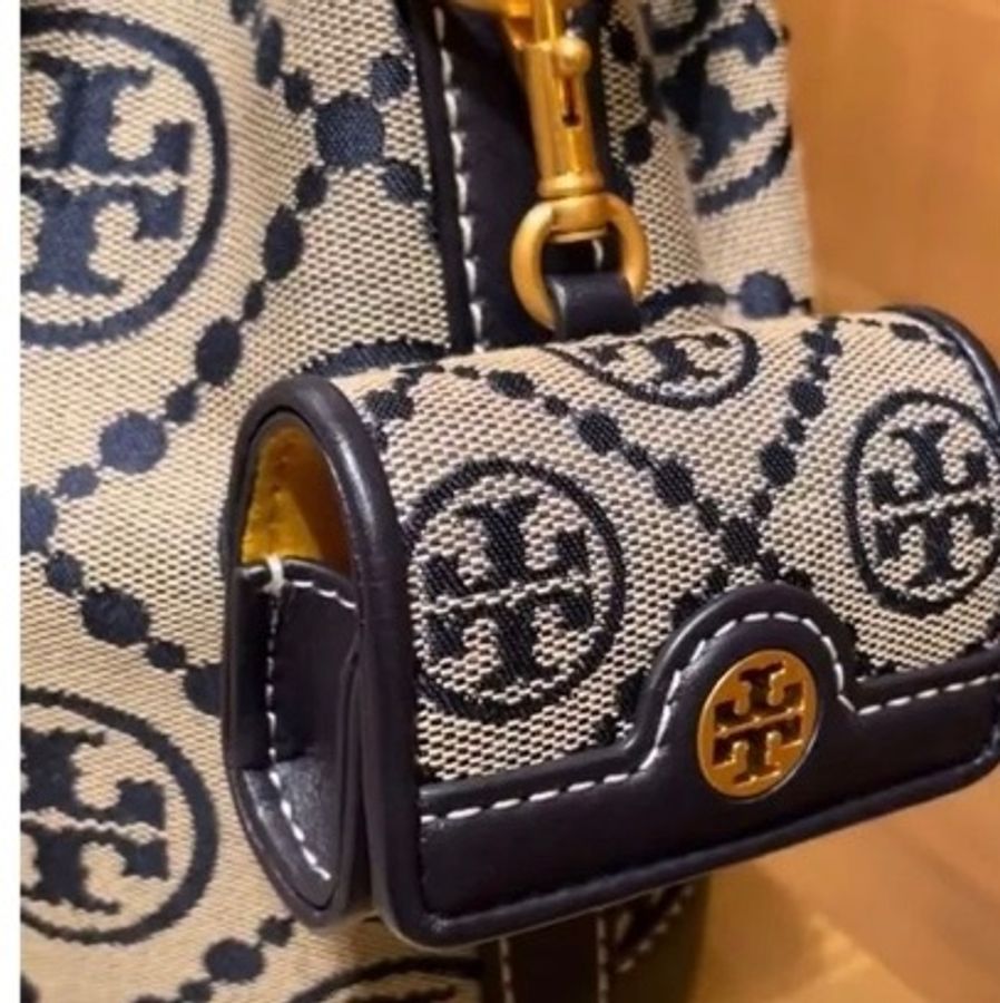 🎁附盒🉑️送禮🧚🏻♀️Tory burch 老花耳機🎧的家🏠專櫃款T Monogram緹花AirPods Pro耳機包/耳機套(深藍)l-0