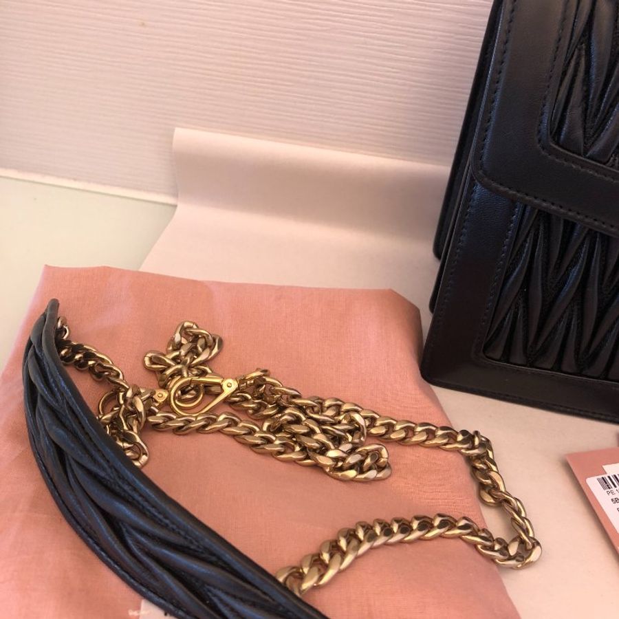 MIU MIU Confidential matelassé napa leather bag 黑(淡金)-2